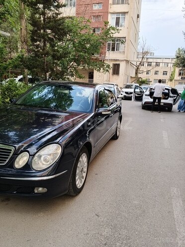 Mercedes E 220-2