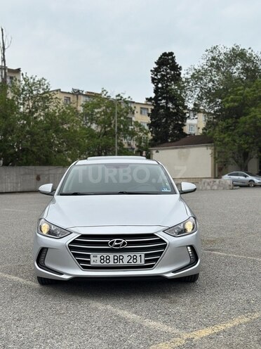 Hyundai Elantra-1