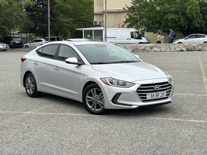 Hyundai Elantra-4
