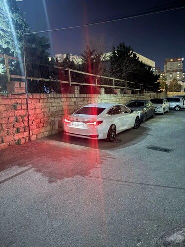 Lexus ES 300h-4