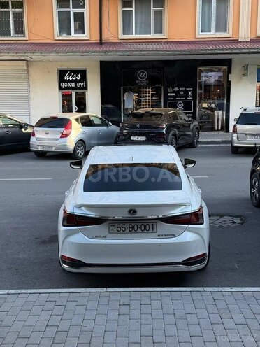Lexus ES 300h-8