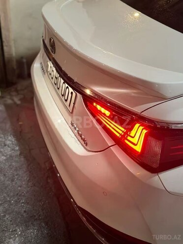 Lexus ES 300h-15