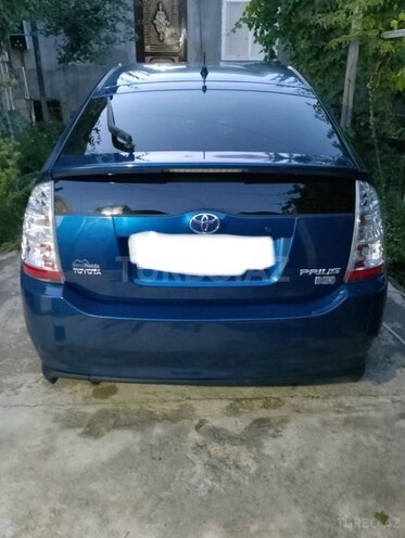 Toyota Prius-3