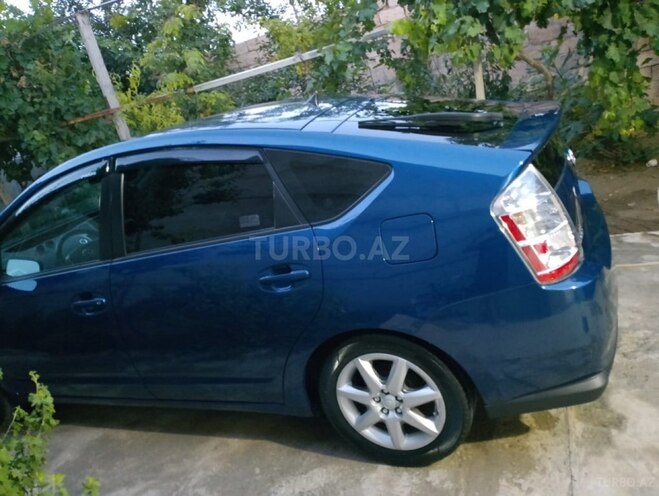 Toyota Prius-5