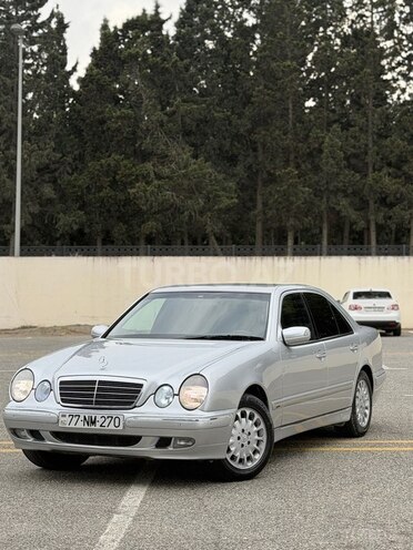 Mercedes E 270-3