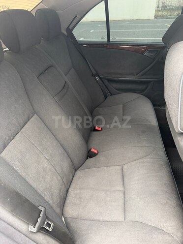 Mercedes E 270-15