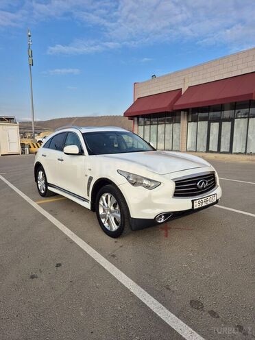 Infiniti QX70-13
