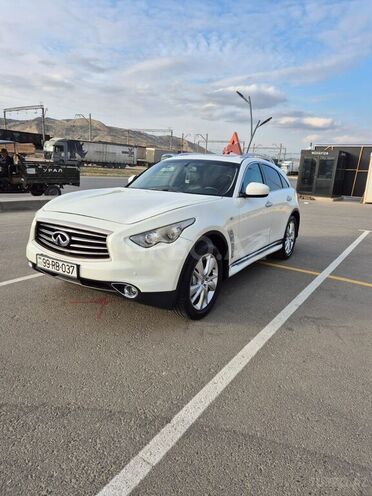 Infiniti QX70-12