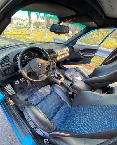 BMW 320-7