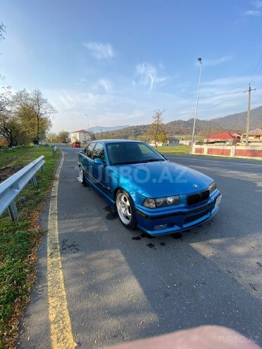 BMW 320-4