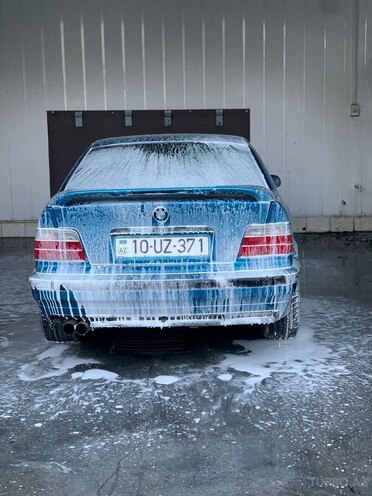 BMW 320-6