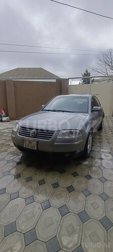 Volkswagen Passat-1