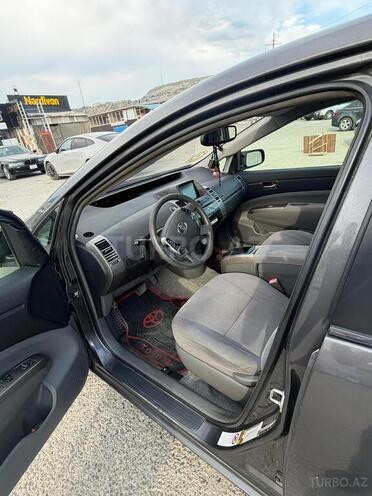 Toyota Prius-2