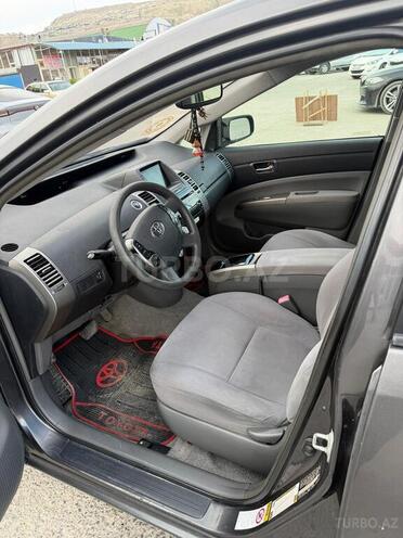 Toyota Prius-5