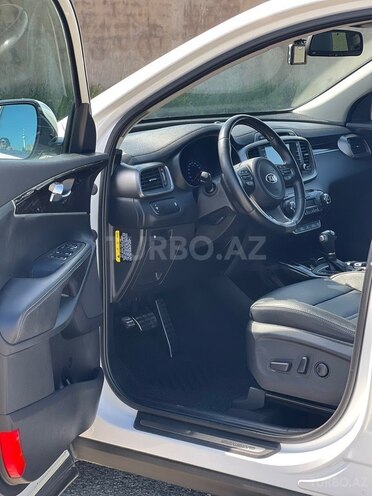 Kia Sorento-11