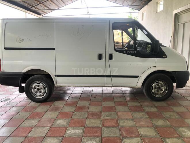 Ford Transit-3