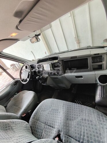 Ford Transit-6