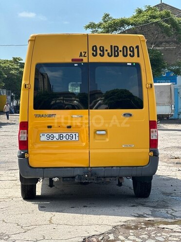 Ford Transit-6