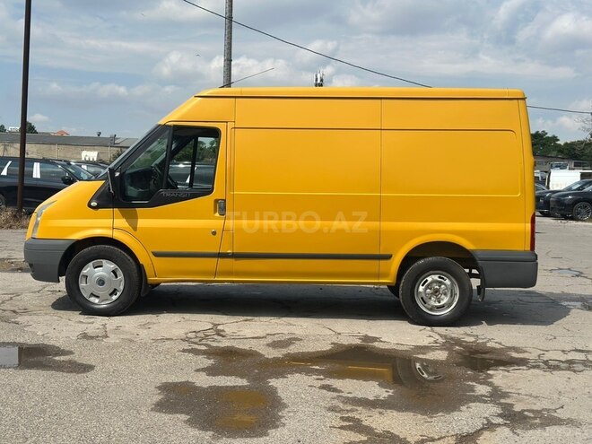 Ford Transit-8