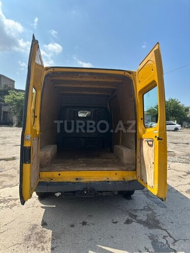 Ford Transit-10