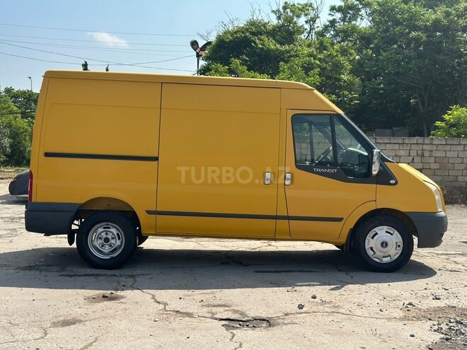 Ford Transit-4