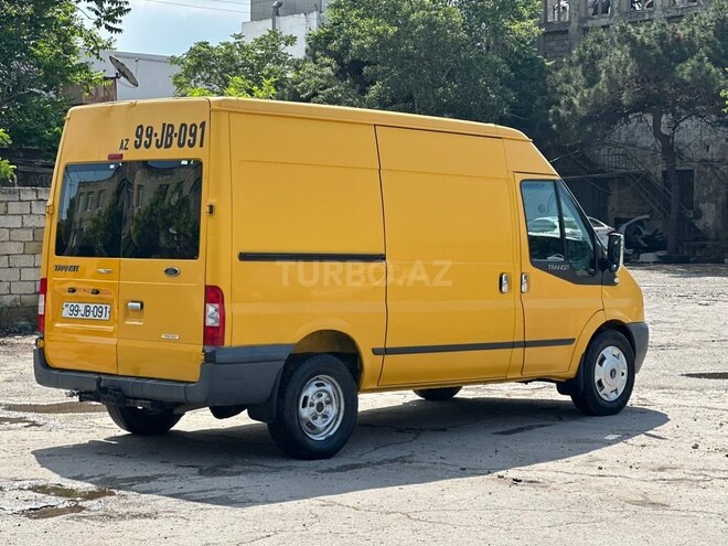 Ford Transit-5