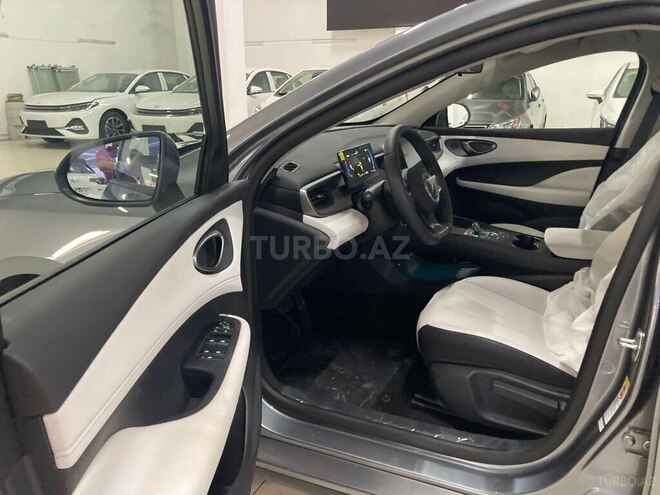 BYD Seal 05-14