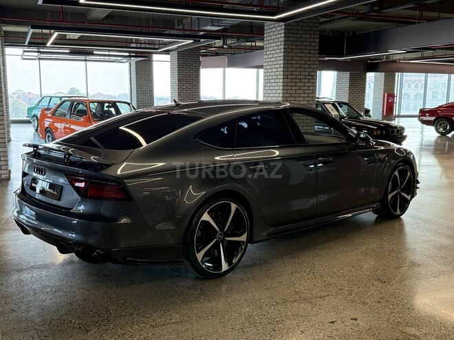Audi RS7-4