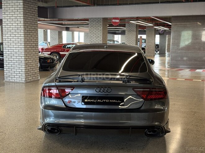 Audi RS7-5