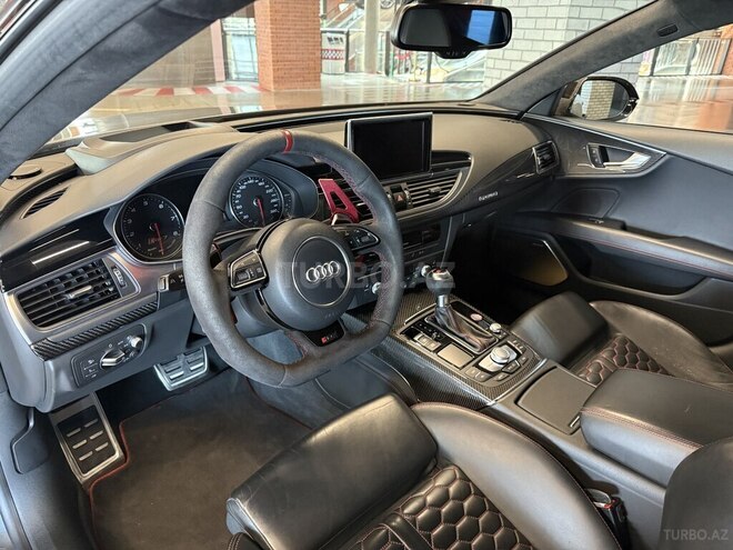 Audi RS7-9