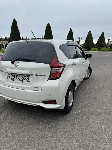 Nissan Note-7