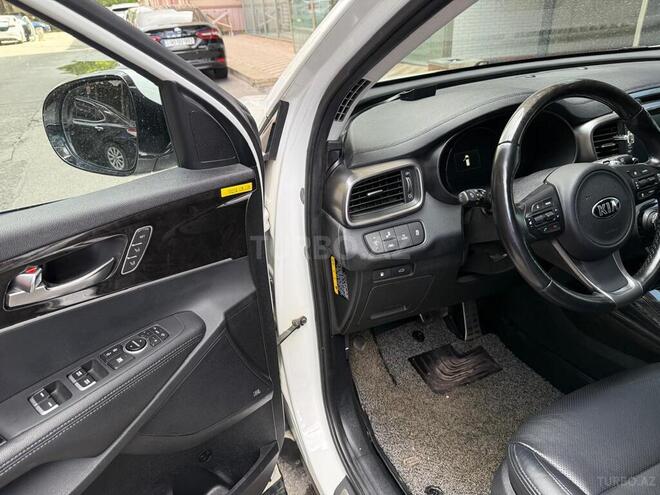 Kia Sorento-12