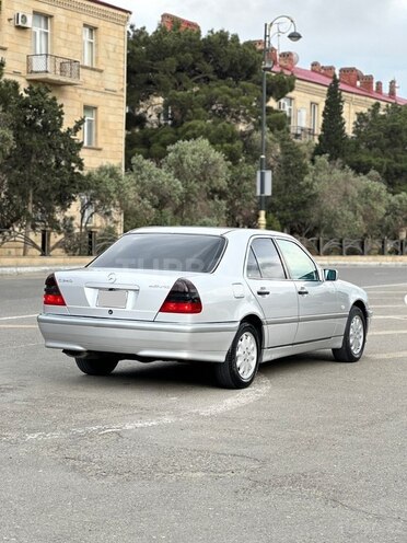 Mercedes C 240-6
