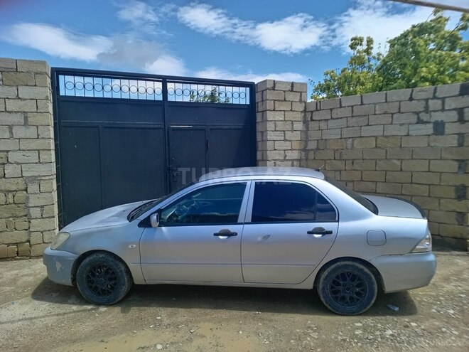 Mitsubishi Lancer-4