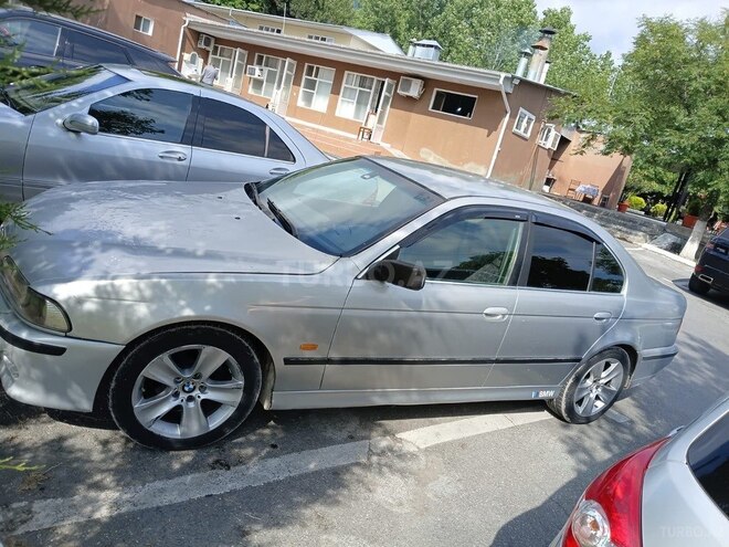 BMW 523-5