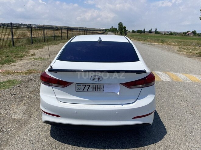 Hyundai Elantra-2