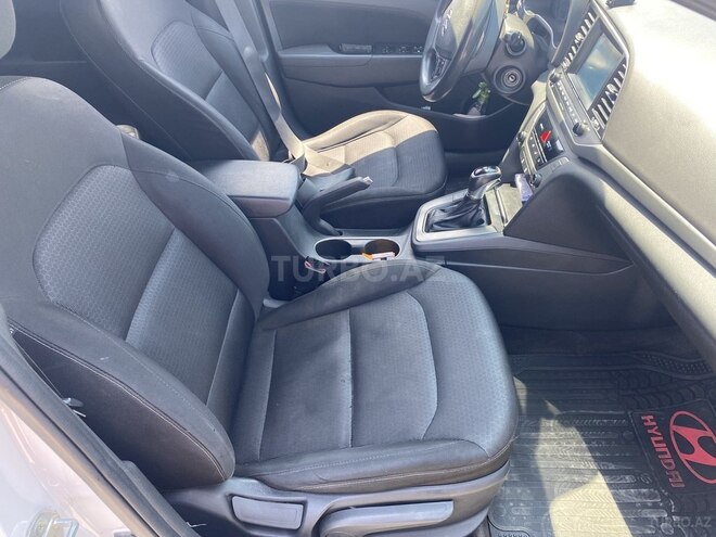 Hyundai Elantra-6