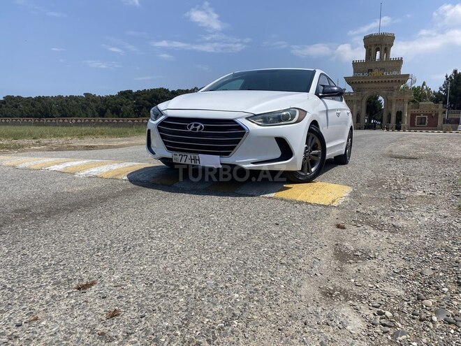 Hyundai Elantra-1