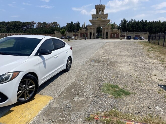 Hyundai Elantra-8
