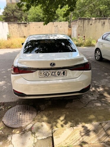 Lexus ES 300h-7
