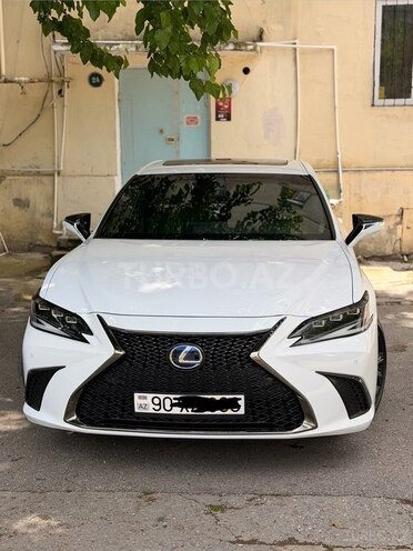 Lexus ES 300h-1