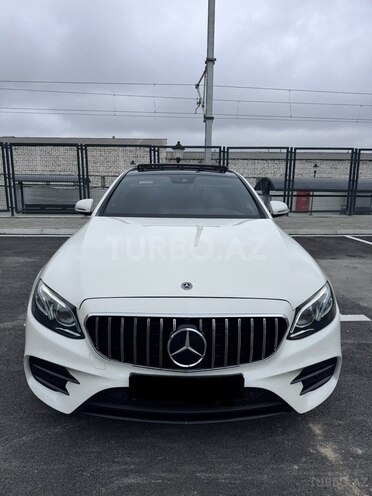 Mercedes E 300 d-1
