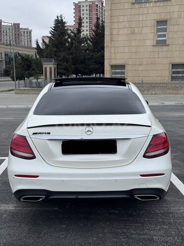 Mercedes E 300 d-9