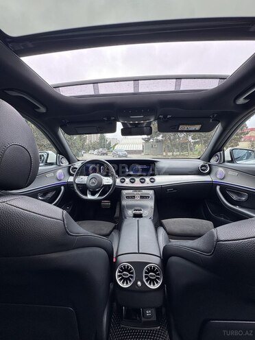 Mercedes E 300 d-12