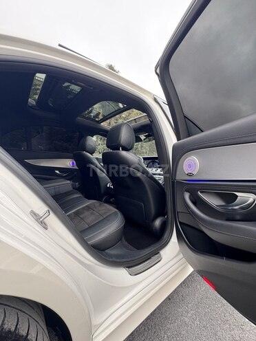 Mercedes E 300 d-14