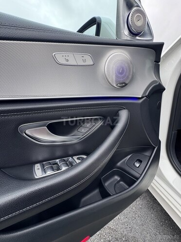 Mercedes E 300 d-15