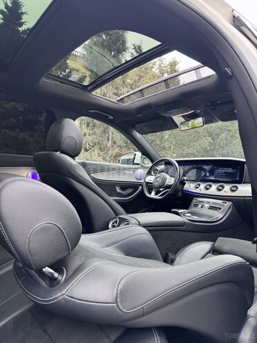 Mercedes E 300 d-13