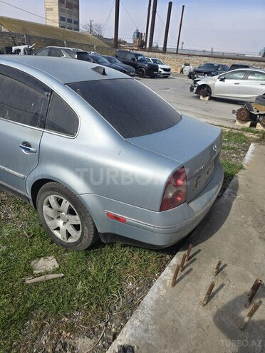 Volkswagen Passat-2