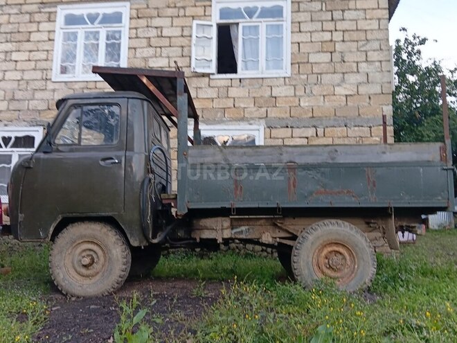 UAZ 3303-8