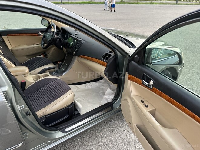 Hyundai Sonata-13